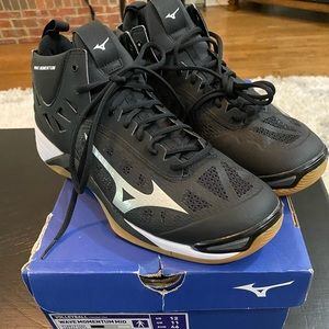Mizuno Wave Momentum Mid